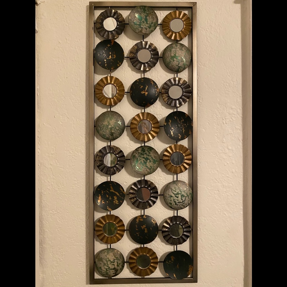 Hanging Framed Wall Art Décor Multi Colored Circular Metallic